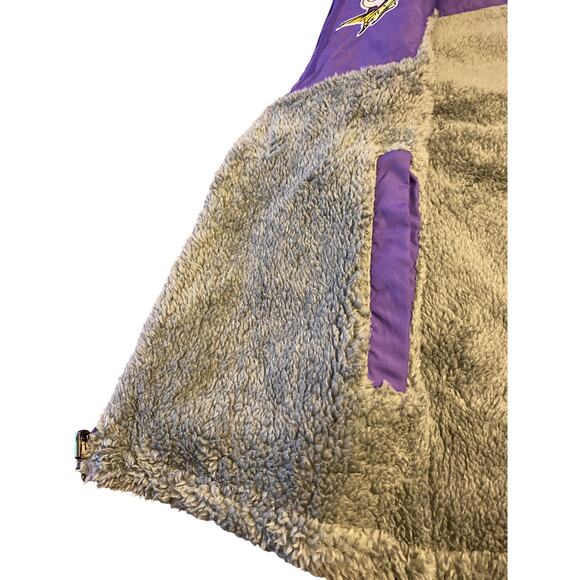 New with Tags NFL Team Apparel Women’s Extra Small Vikings Vest - Picture 7 of 13